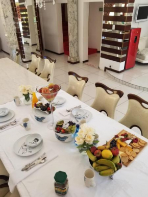 Beverley Hills guesthouse